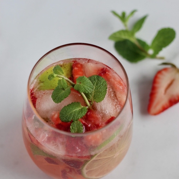 Strawberry Rosé Mojito