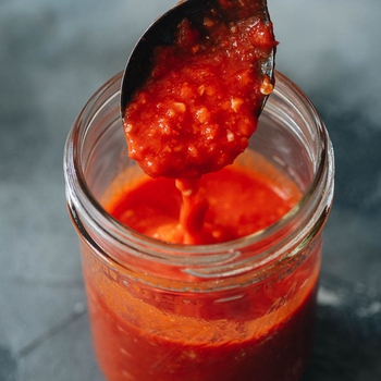 Homemade Chili Garlic Sauce (Huy Fong Brand Copycat)