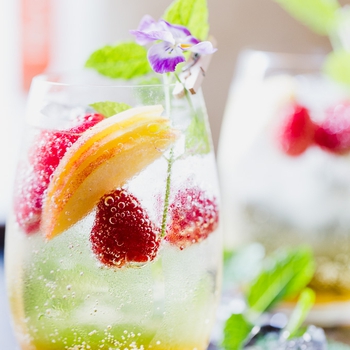 Sparkling Champagne Sangria With Peaches
