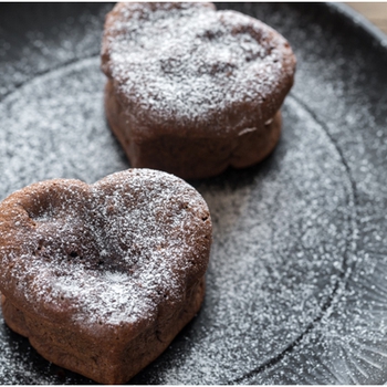 Paleo Lava Cake with Molten Chocolate {Guest Post}