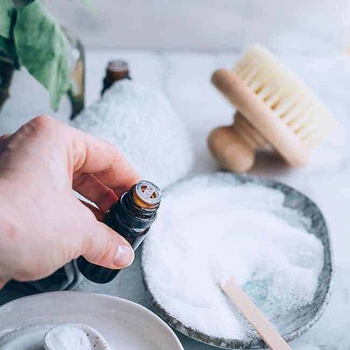 8 Reasons To Add Baking Soda to Your Next Bath