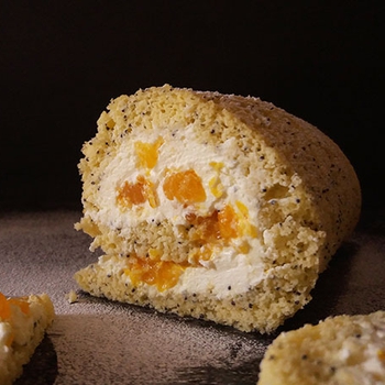 Mandarin and Poppy Seeds Cake Roll