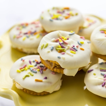 Salty n’ Sweet Ritz Fluffernutter Cookies