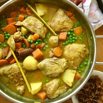 Yellow chicken curry – Malaysian style