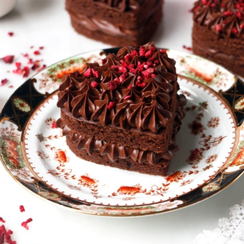 Rose Raspberry Chocolate Heart Cakes (vegan & gluten-free)