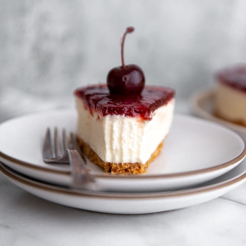 No-Bake Mascarpone Cheesecake: a stunning & EASY dessert!