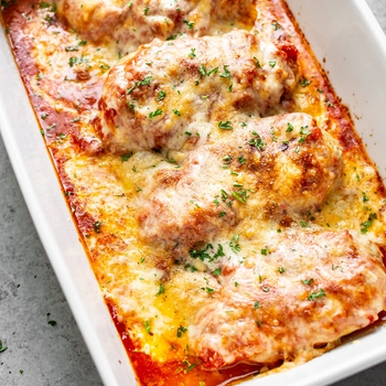 Cheesy Mozzarella Chicken Bake