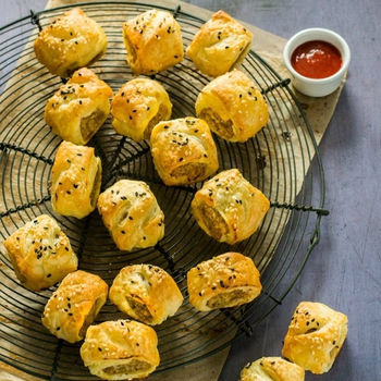 Recipe: Easy Vegan Sausage Rolls
