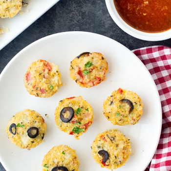 Cheesy Quinoa Pizza Bites